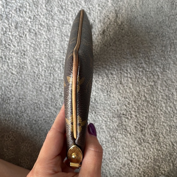 Authentic Louis Vuitton Milla - Picture 4 of 13